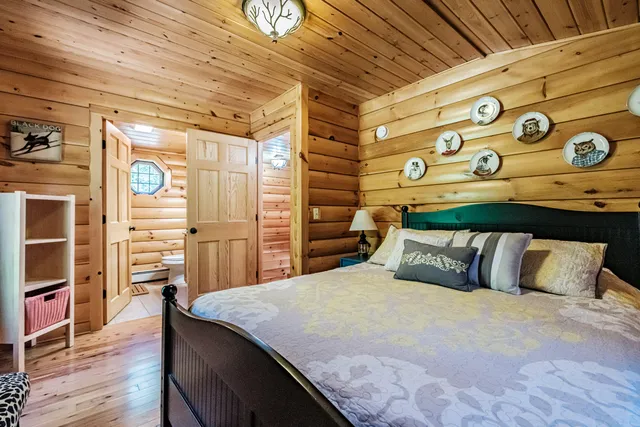 $725,000 | 29 Lakeview Lane, Greenwood, ME 04255