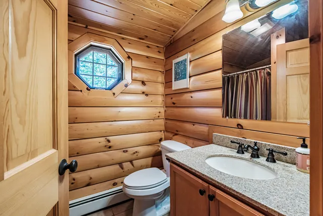 $725,000 | 29 Lakeview Lane, Greenwood, ME 04255