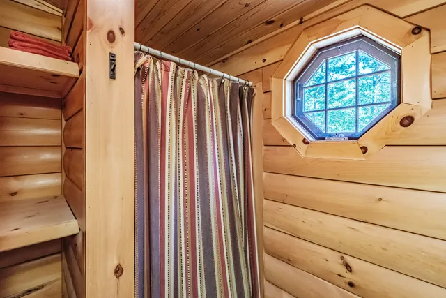 $725,000 | 29 Lakeview Lane, Greenwood, ME 04255