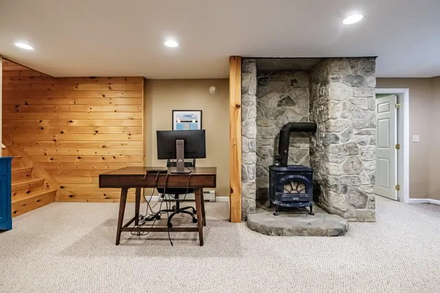 $725,000 | 29 Lakeview Lane, Greenwood, ME 04255