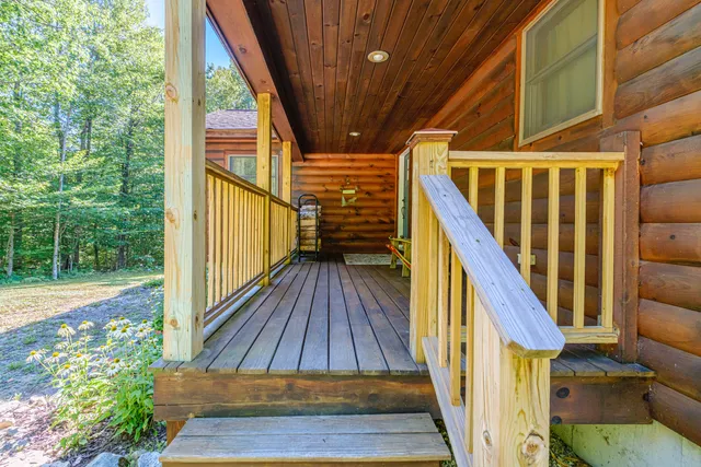 $725,000 | 29 Lakeview Lane, Greenwood, ME 04255