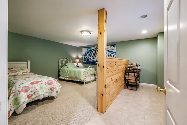 $725,000 | 29 Lakeview Lane, Greenwood, ME 04255