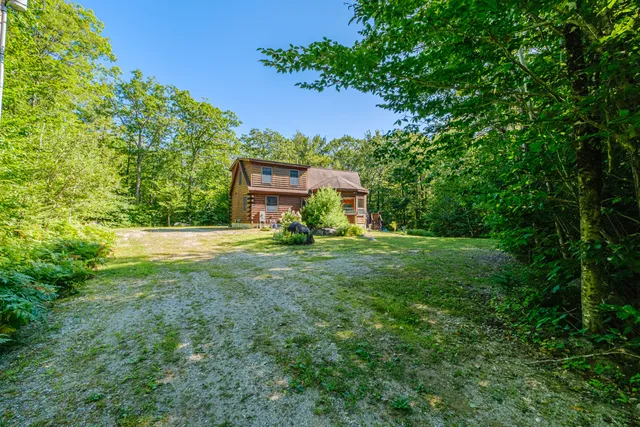 $725,000 | 29 Lakeview Lane, Greenwood, ME 04255