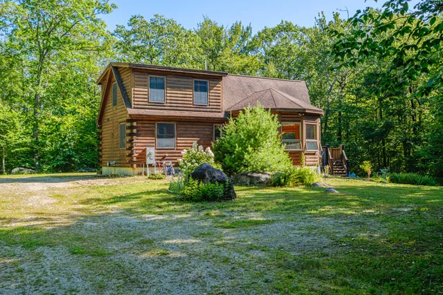 $725,000 | 29 Lakeview Lane, Greenwood, ME 04255