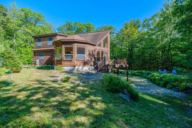 $725,000 | 29 Lakeview Lane, Greenwood, ME 04255
