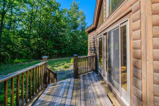 $725,000 | 29 Lakeview Lane, Greenwood, ME 04255