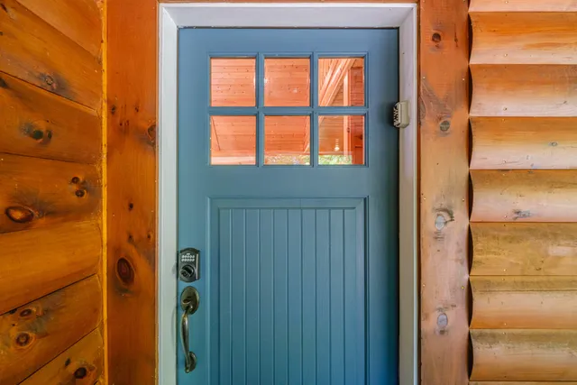 $725,000 | 29 Lakeview Lane, Greenwood, ME 04255