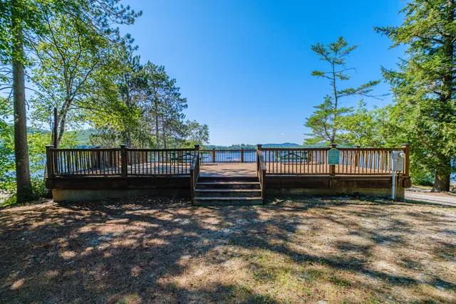 $725,000 | 29 Lakeview Lane, Greenwood, ME 04255