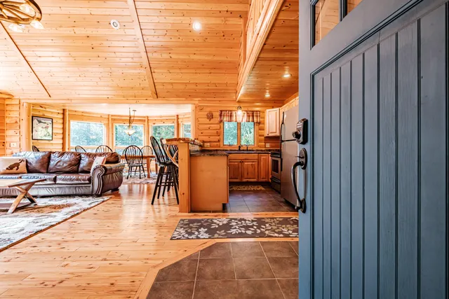 $725,000 | 29 Lakeview Lane, Greenwood, ME 04255