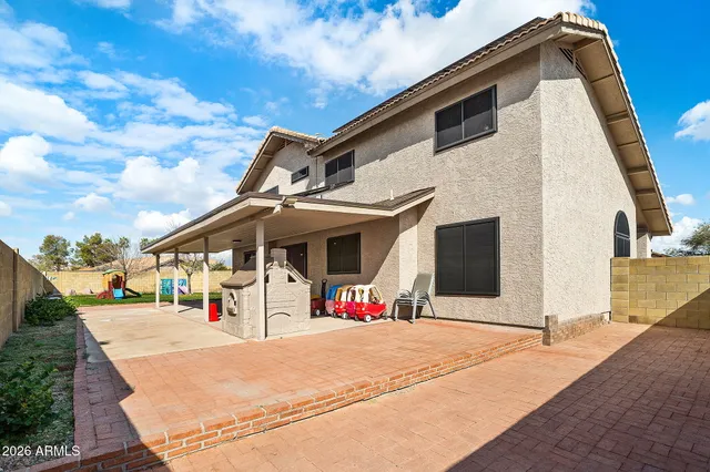 a view of a house with entertaining space