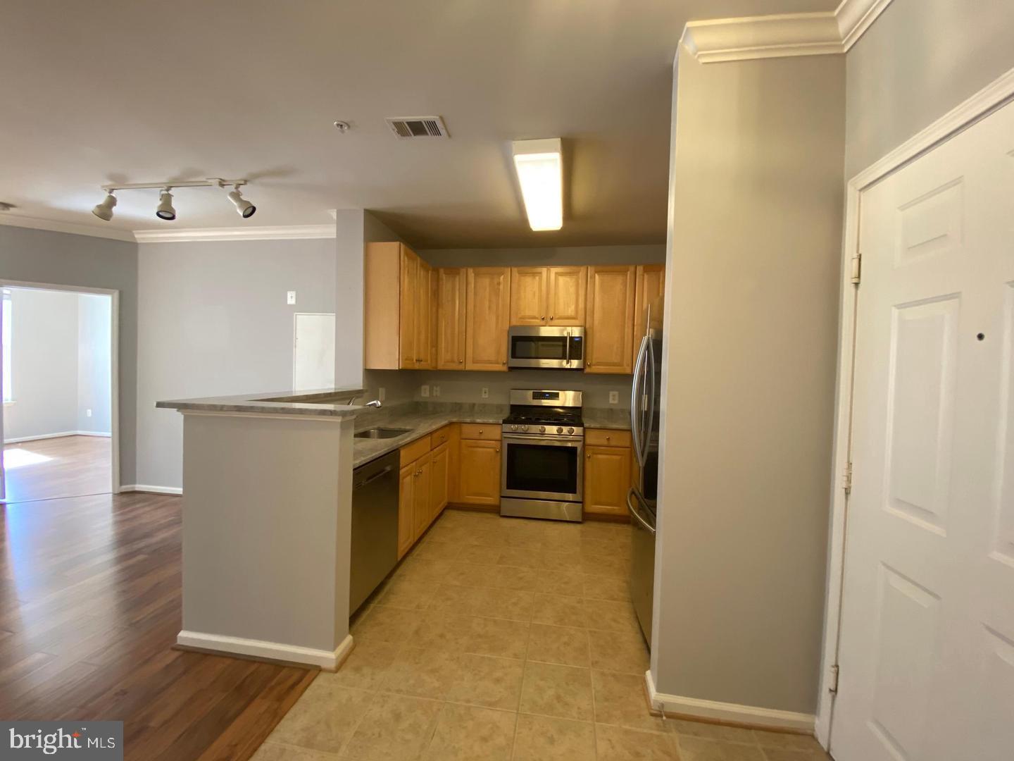 12001 Market Street, Unit 366 Reston, VA 20190 - Photo 7 of 15 Gallery Image 7