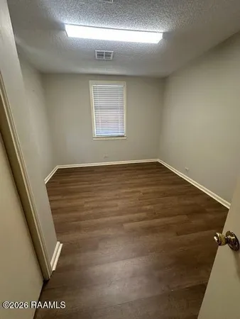 $1,000 | 107 South College Road, Unit B, Lafayette, LA 70503