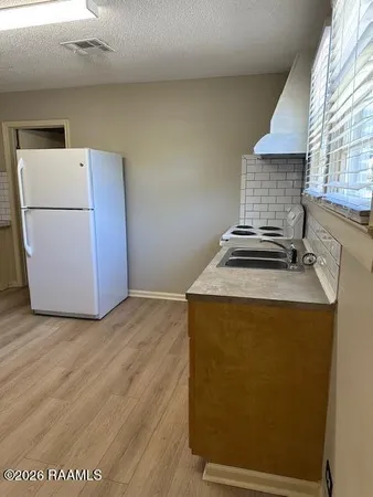 $1,000 | 107 South College Road, Unit B, Lafayette, LA 70503