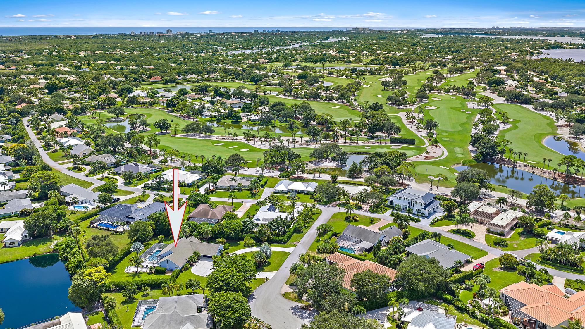 11 Loggerhead Lane Tequesta, FL 33469 - Photo 4 of 46 a view of a city