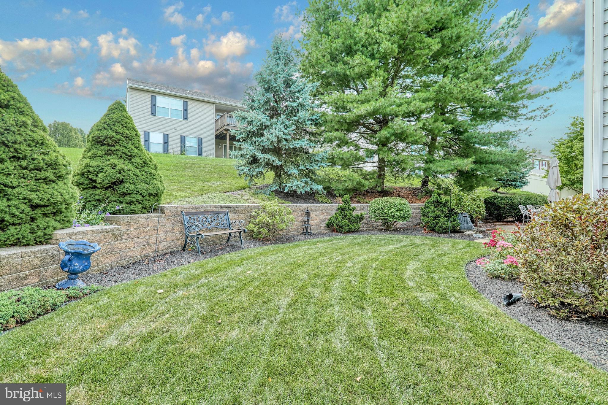 7371 Seneca Ridge Drive York, PA 17403 - Photo 7 of 40 Gallery Image 7