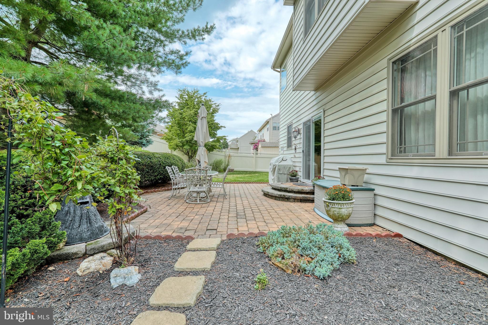 7371 Seneca Ridge Drive York, PA 17403 - Photo 8 of 40 Gallery Image 8