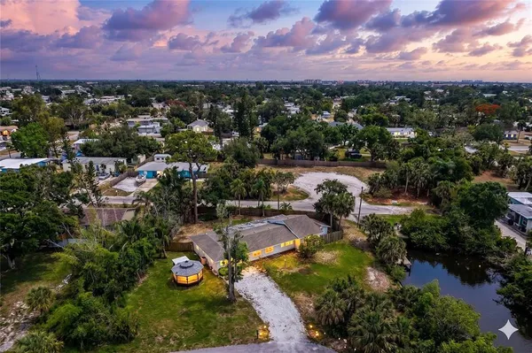 $390,000 | 807 Lucille Avenue, Nokomis, FL 34275