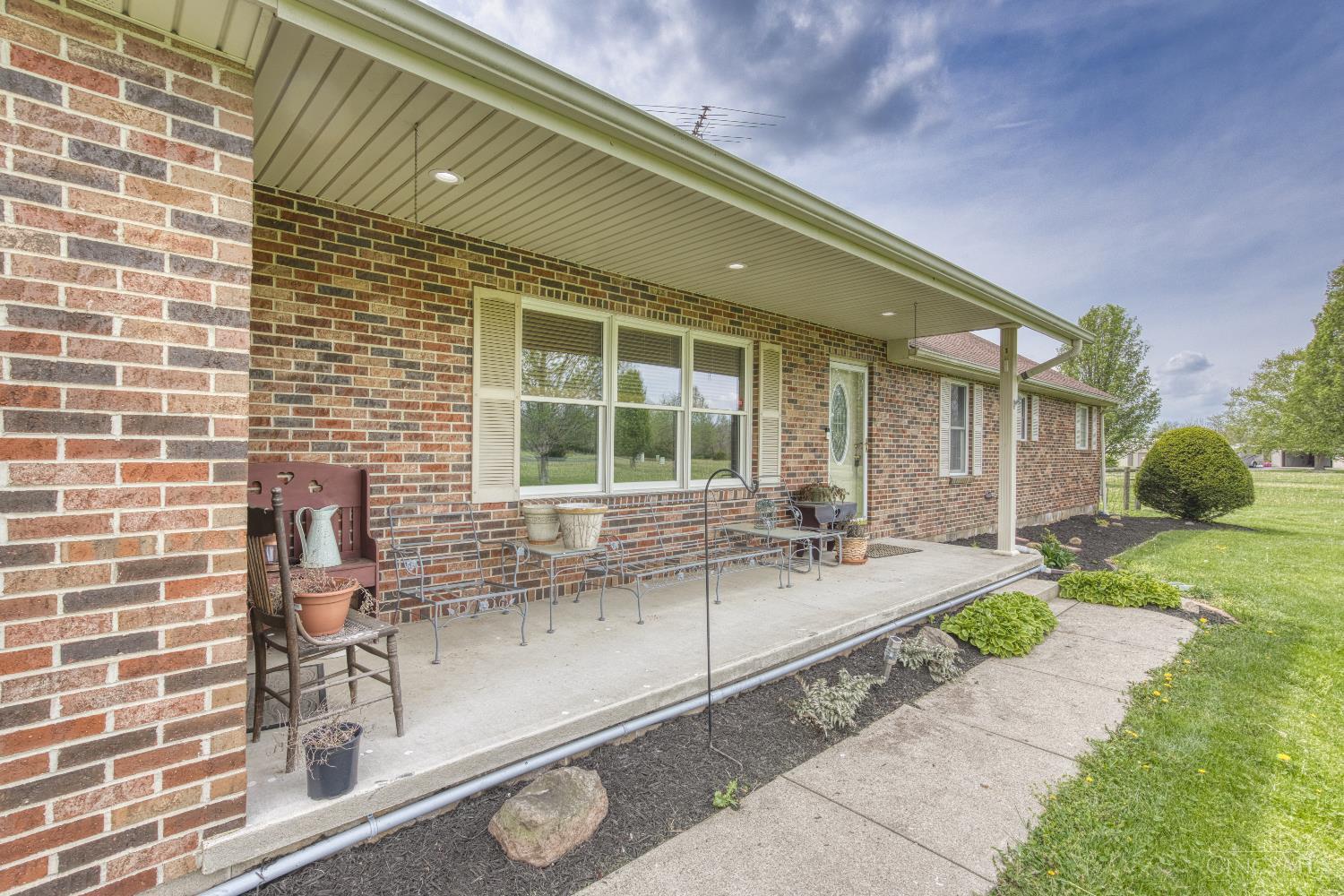 305 Reeder Road Blanchester, OH 45107 - Photo 4 of 33