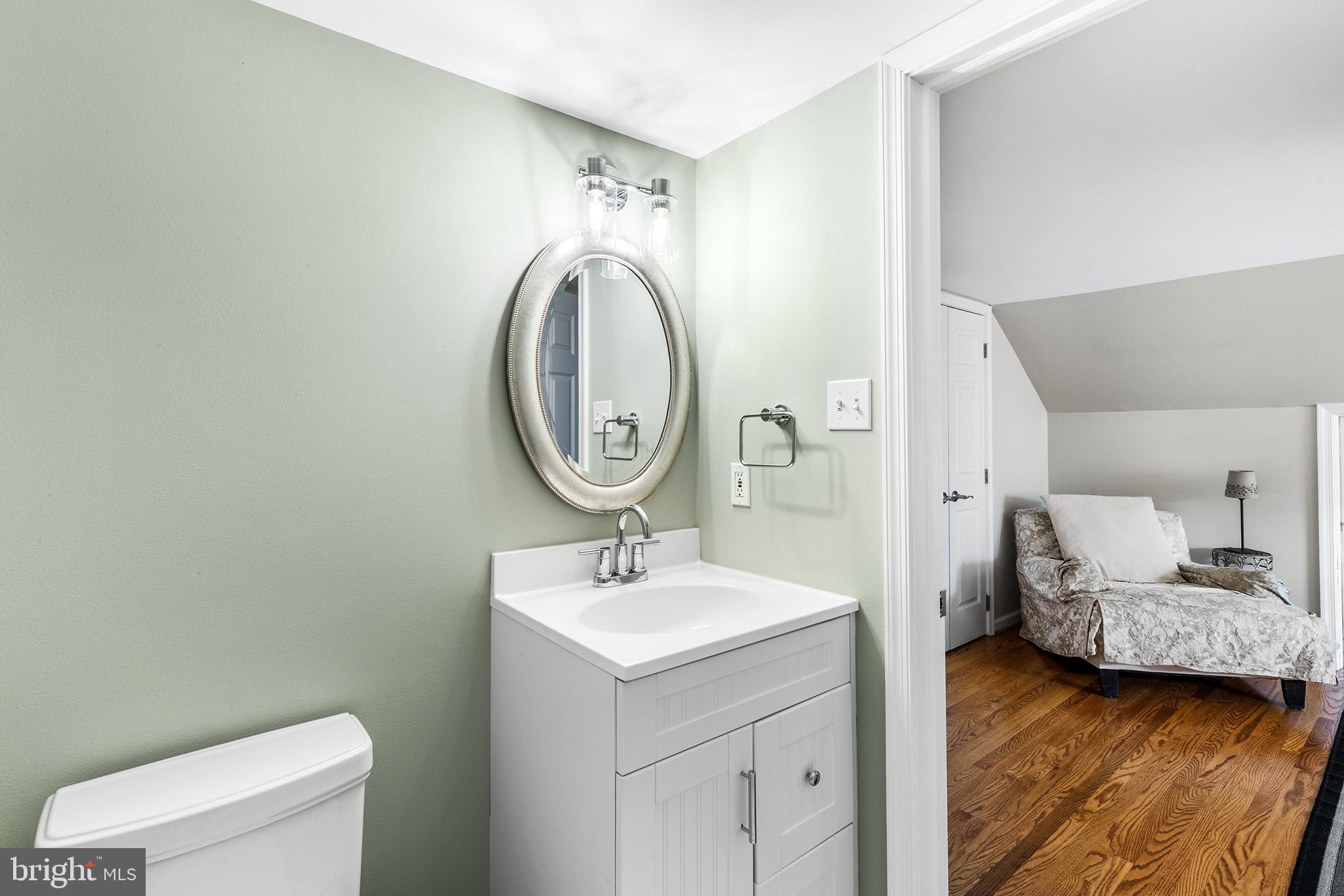 220 South Valley Forge Road Devon, PA 19333 - Photo 26 of 41 Upstairs Ensuite Bathroom