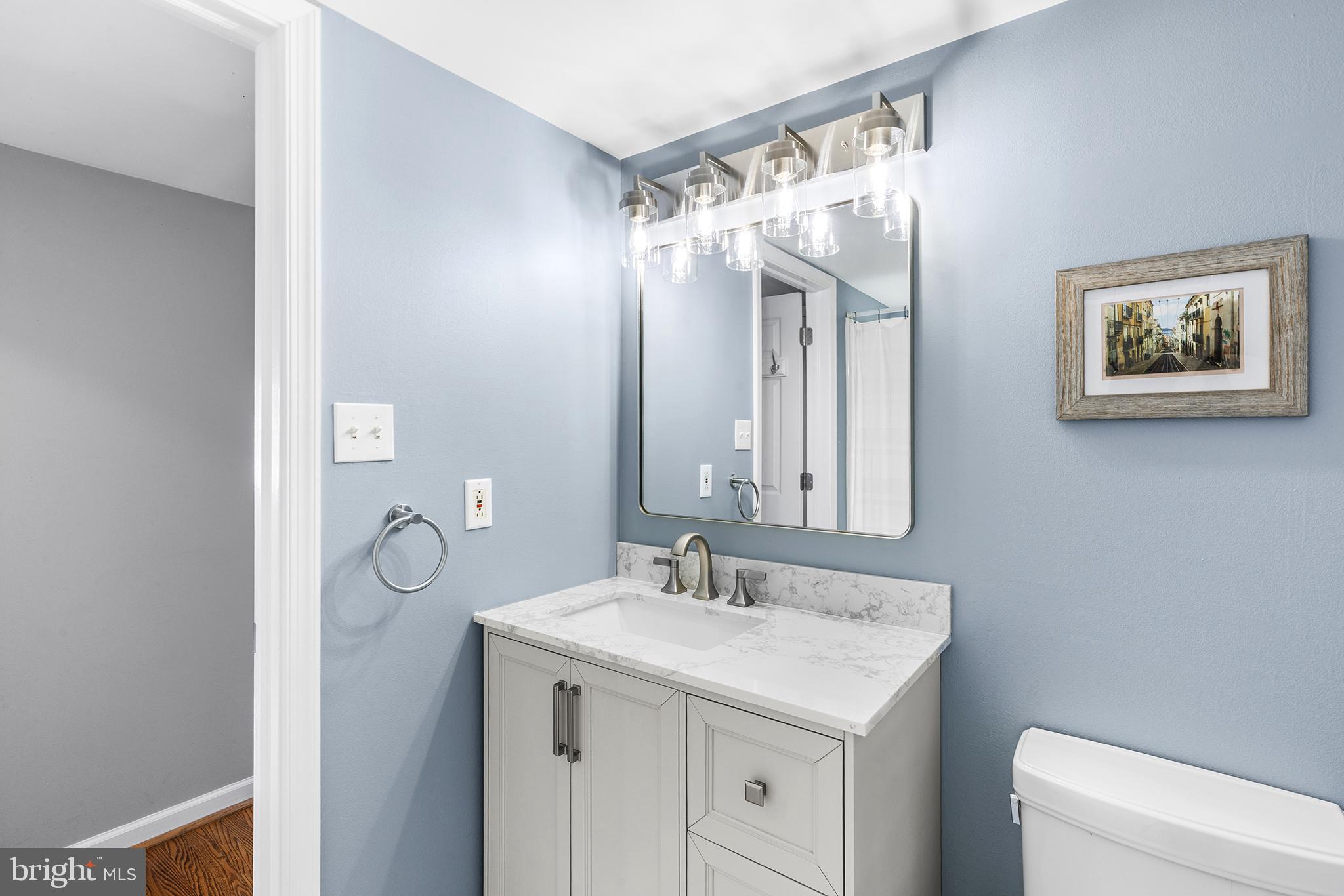 220 South Valley Forge Road Devon, PA 19333 - Photo 29 of 41 Full Hall Bath