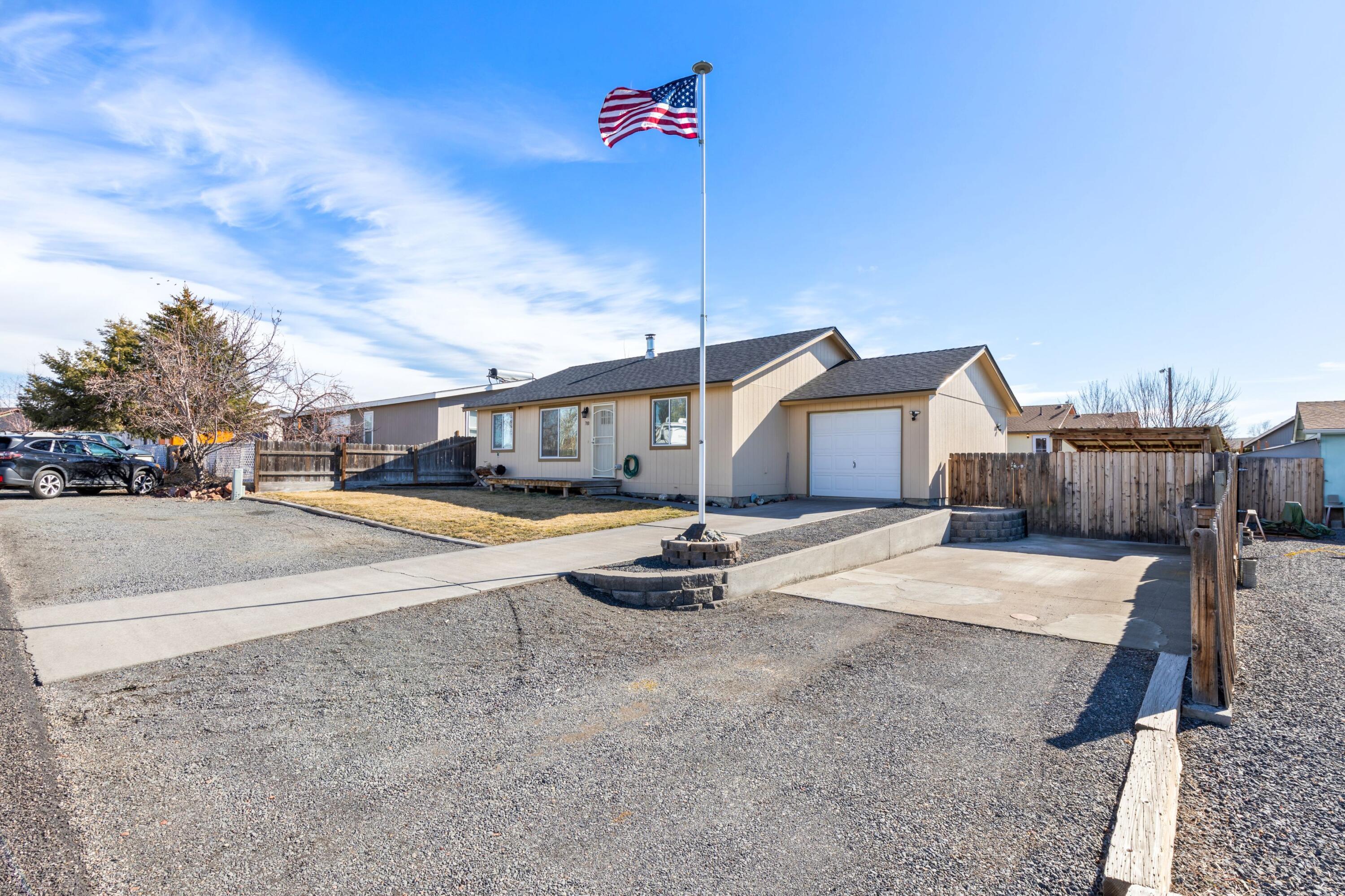 700 Center Ridge Drive Culver, OR 97734 - Photo 4 of 32 _31A7562