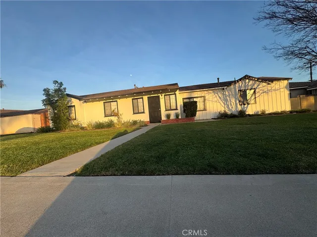 $1,050,000 | 547 South Yorba Street, Orange, CA 92869
