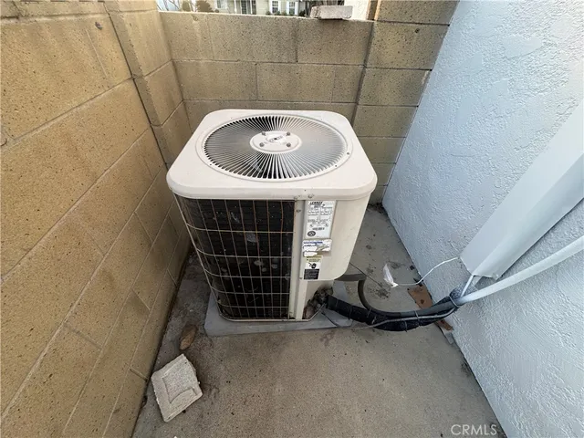 $1,050,000 | 547 South Yorba Street, Orange, CA 92869