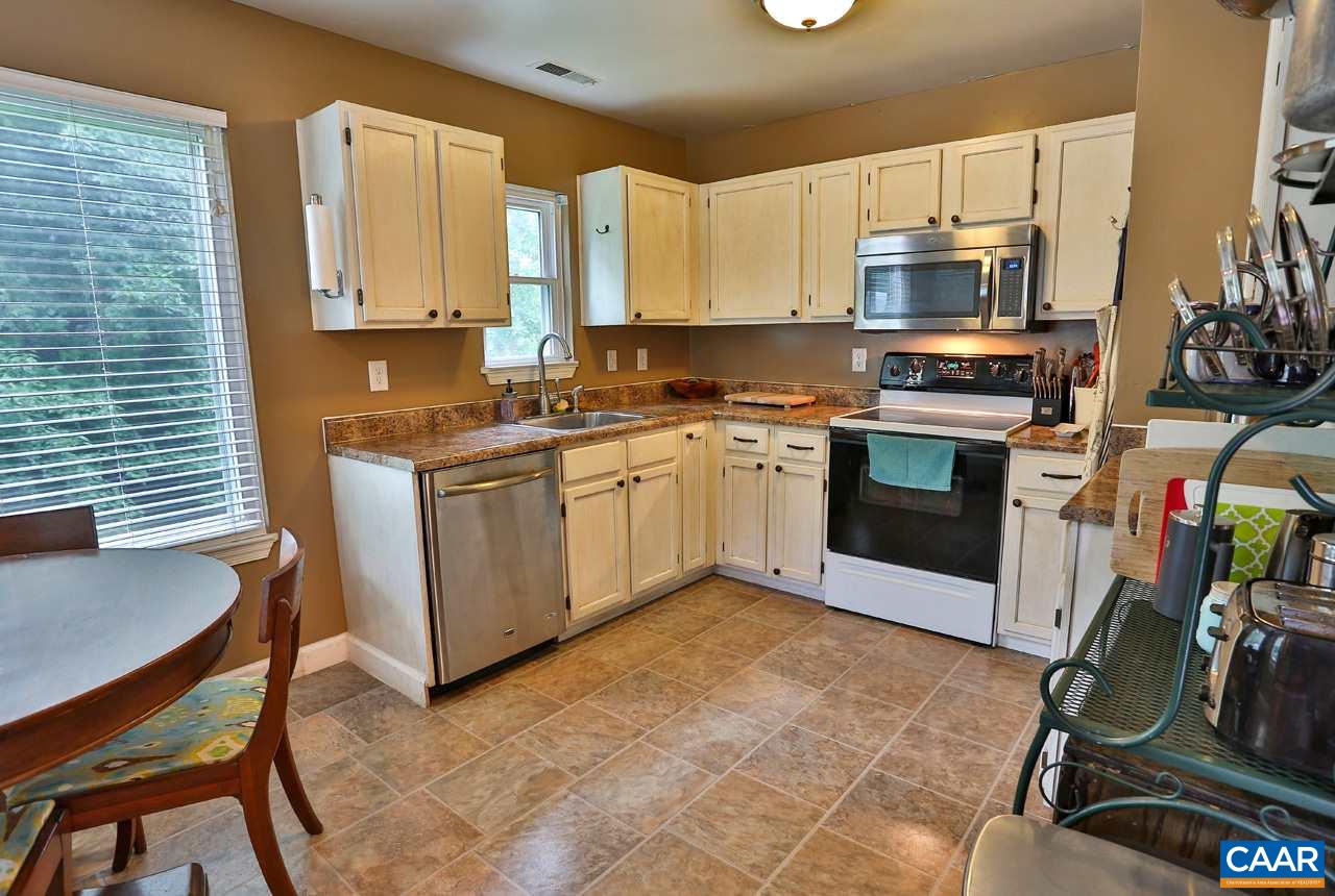 927 Stonehenge Road Charlottesville, VA 22901 - Photo 4 of 35 Gallery Image 4