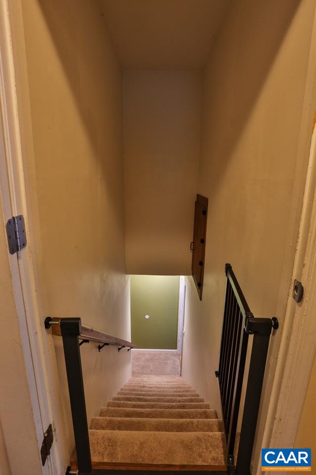 927 Stonehenge Road Charlottesville, VA 22901 - Photo 10 of 35 Gallery Image 10