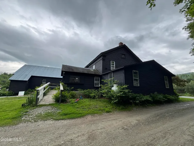 $560,000 | 430 Highway 43, Stephentown, NY 12168