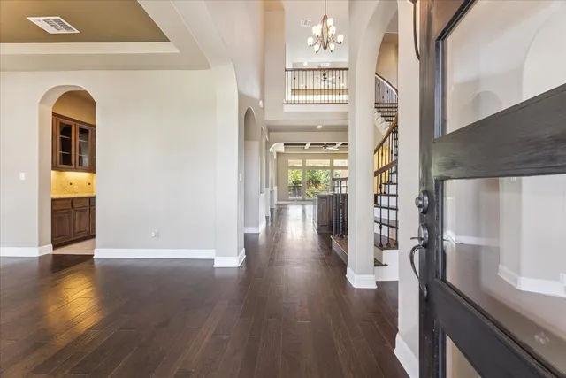 $875,000 | 101 Stephanie Lane, Austin, TX 78738