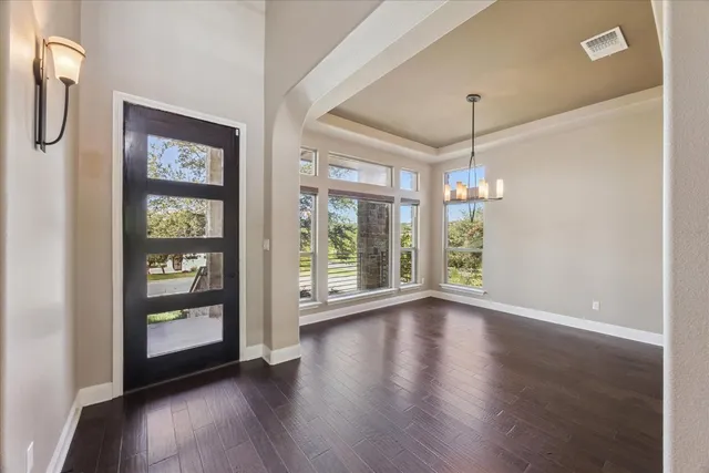 $875,000 | 101 Stephanie Lane, Austin, TX 78738