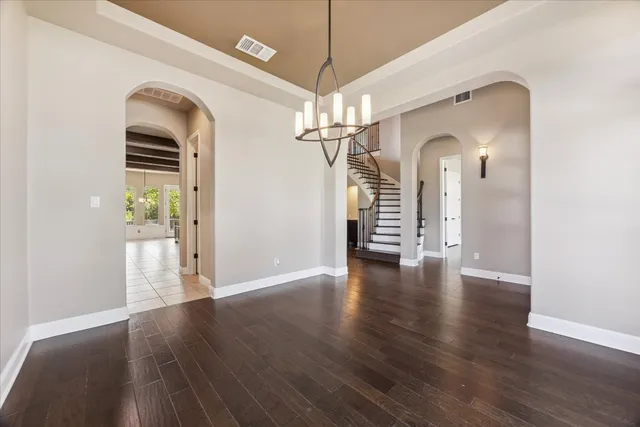 $875,000 | 101 Stephanie Lane, Austin, TX 78738