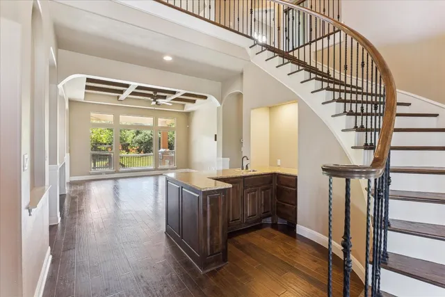 $875,000 | 101 Stephanie Lane, Austin, TX 78738