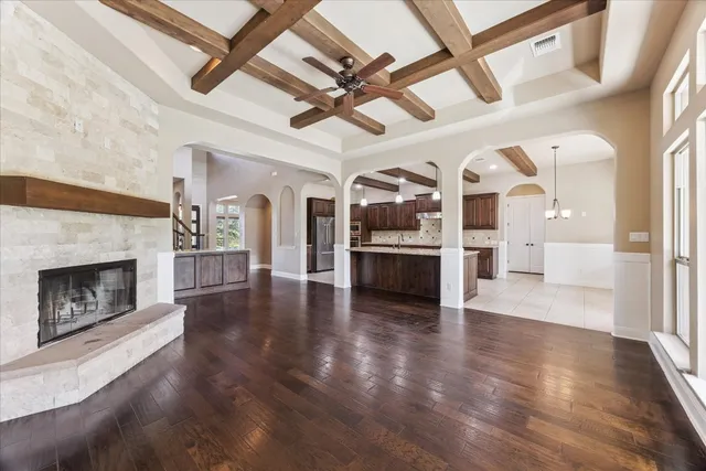 $875,000 | 101 Stephanie Lane, Austin, TX 78738