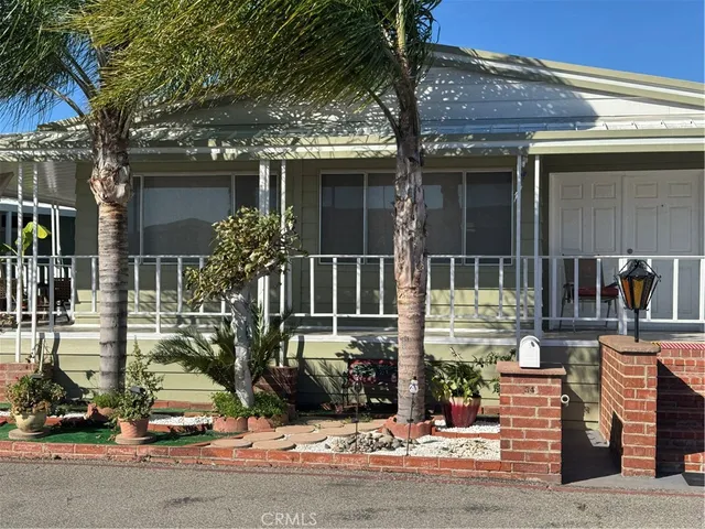a view of parking area