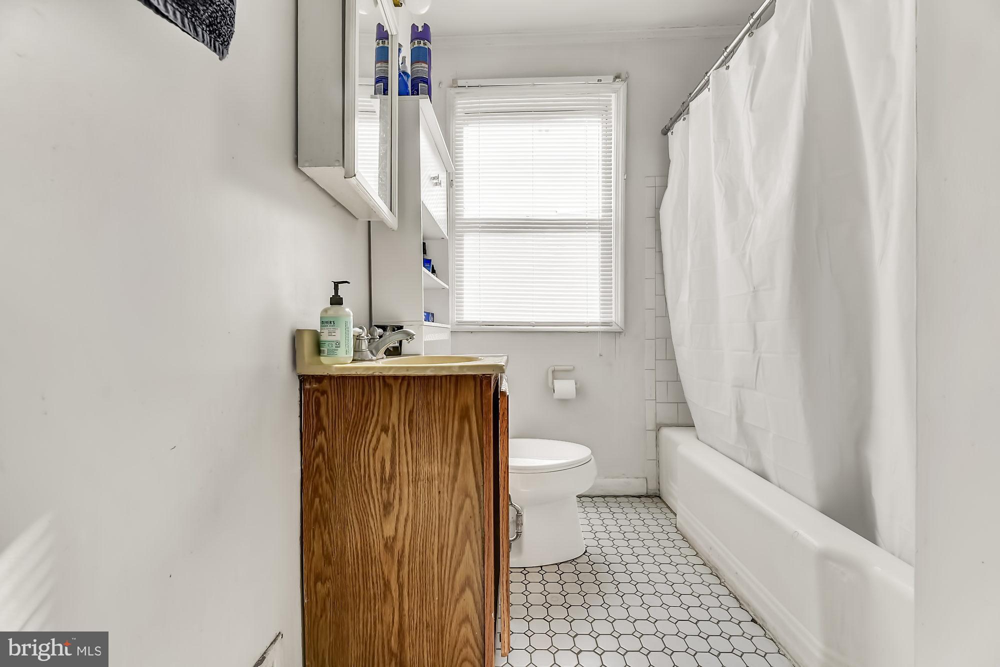 305 Grove Park Road Baltimore, MD 21225 - Photo 13 of 25 Gallery Image 13