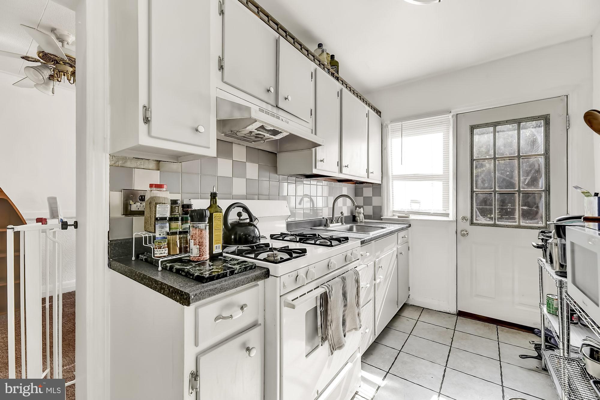 305 Grove Park Road Baltimore, MD 21225 - Photo 7 of 25 Gallery Image 7