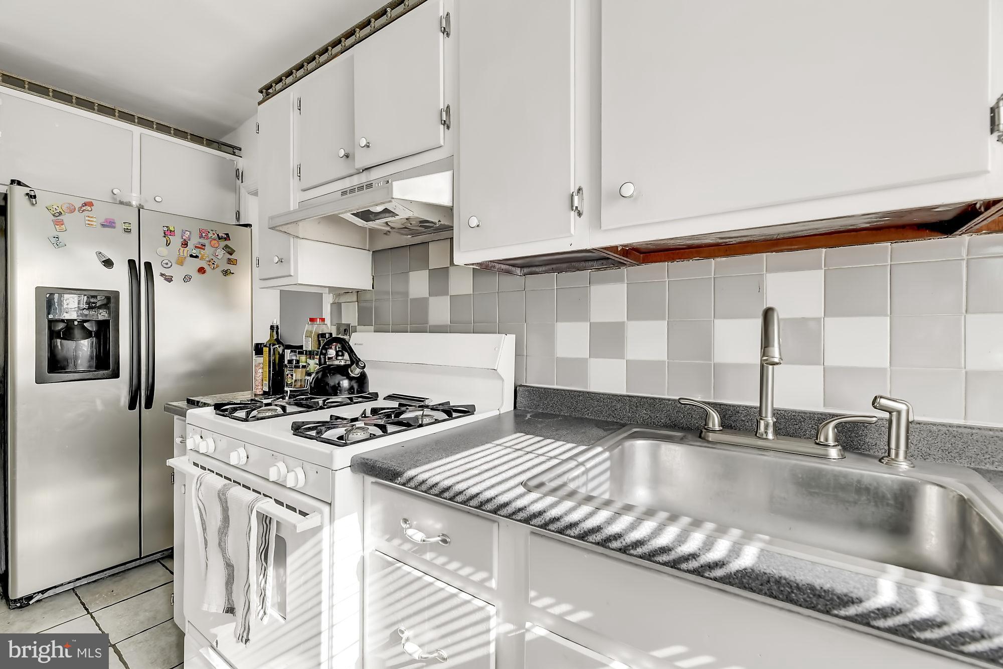 305 Grove Park Road Baltimore, MD 21225 - Photo 8 of 25 Gallery Image 8