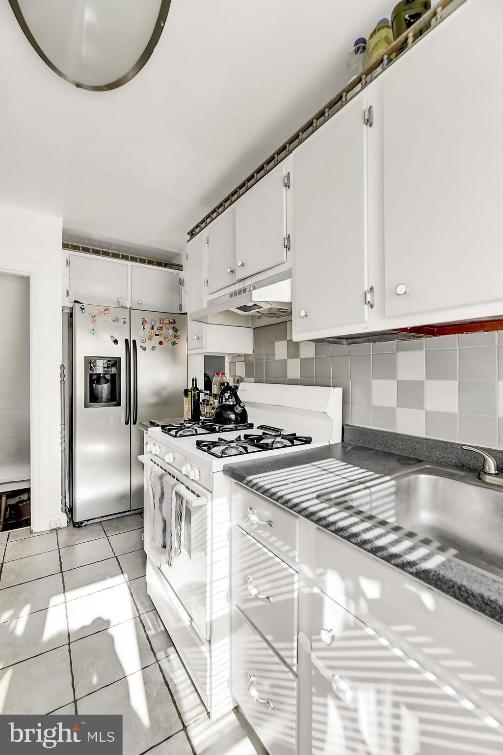 305 Grove Park Road Baltimore, MD 21225 - Photo 9 of 25 Gallery Image 9