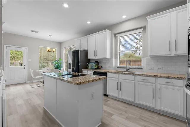 $450,000 | 3143 Edgewood Drive, Pearland, TX 77584