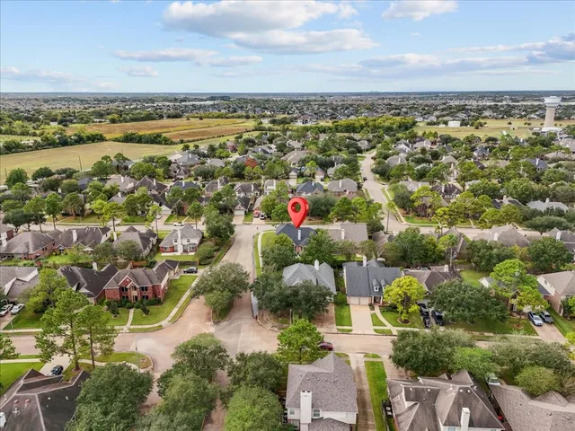 $450,000 | 3143 Edgewood Drive, Pearland, TX 77584