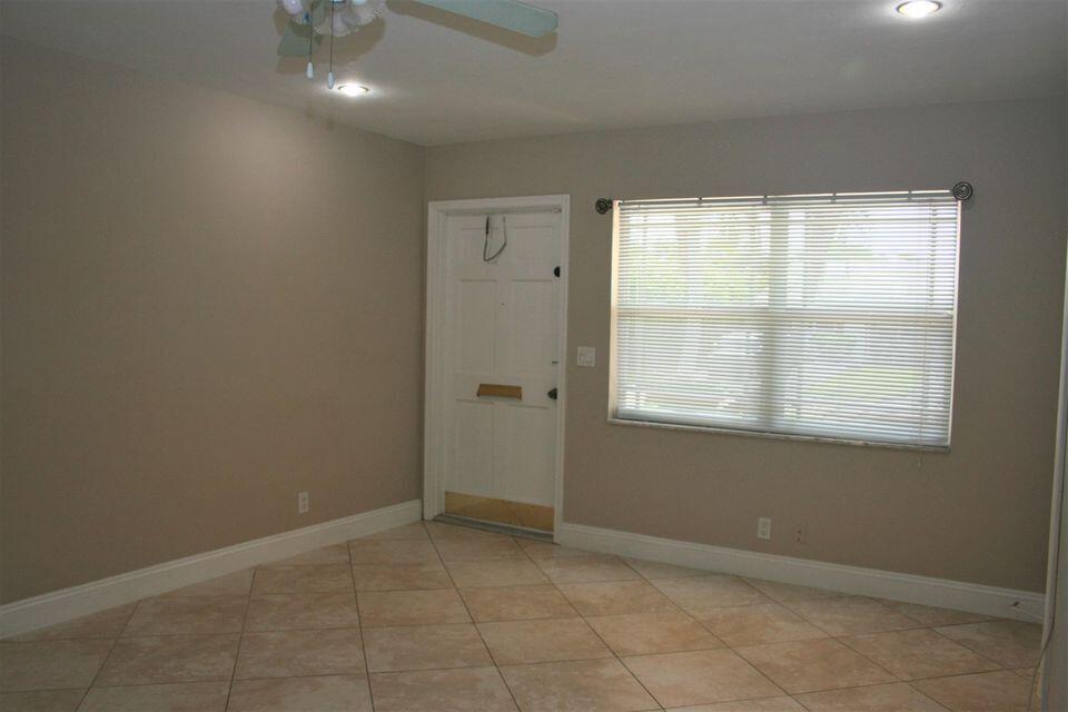 501 Northeast 17th Street Boca Raton, FL 33432 - Photo 9 of 50 501 Living Room