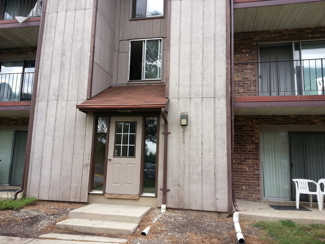 2405 Spring Street, Unit 4903 Woodridge, IL 60517 - Photo 1 of 14