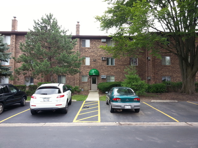 2405 Spring Street, Unit 4903 Woodridge, IL 60517 - Photo 3 of 14