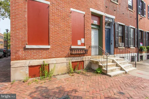 $1,400,000 | 325 South 18th Street, Philadelphia, PA 19103