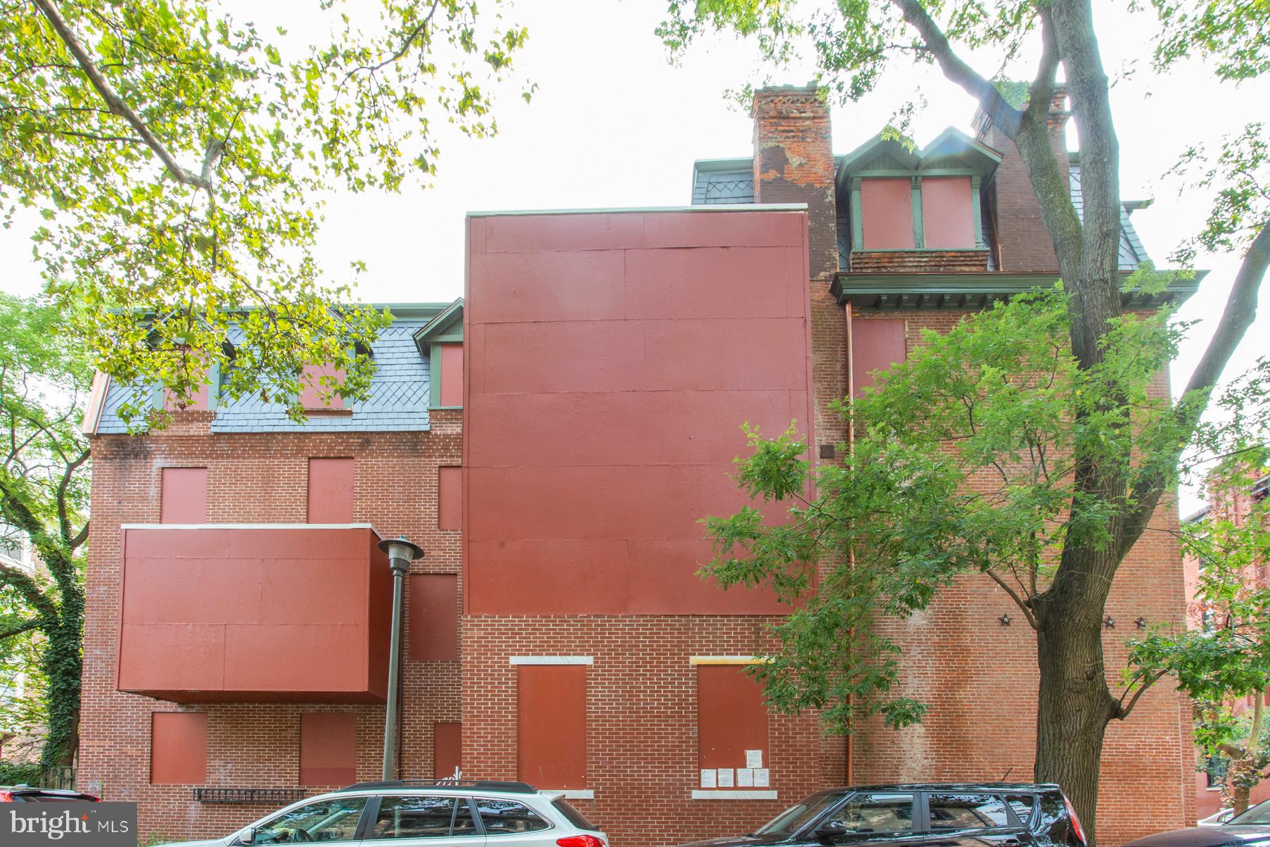 325 South 18th Street Philadelphia, PA 19103 - Photo 4 of 16 aerial view of a house with a yard