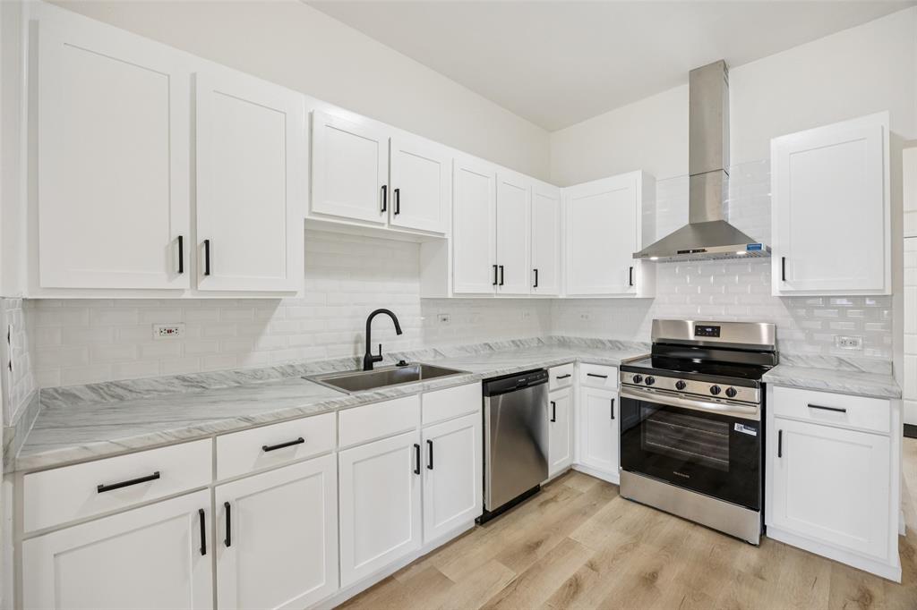 915 Centre Street Dallas, TX 75208 - Photo 13 of 28