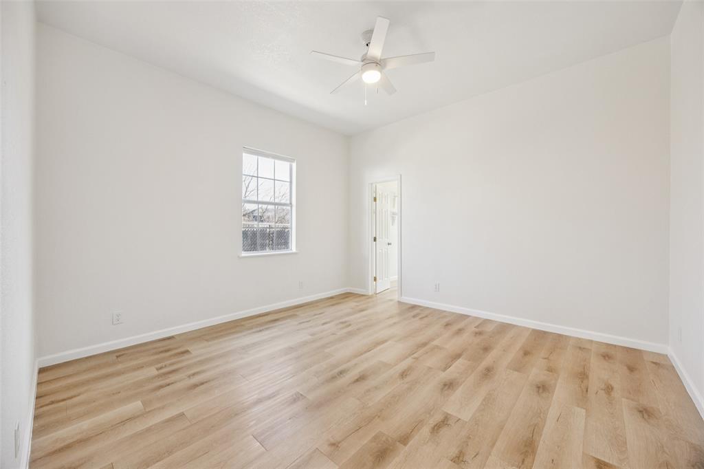 915 Centre Street Dallas, TX 75208 - Photo 18 of 28