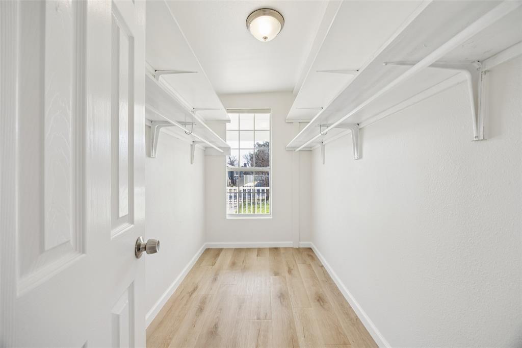 915 Centre Street Dallas, TX 75208 - Photo 19 of 28